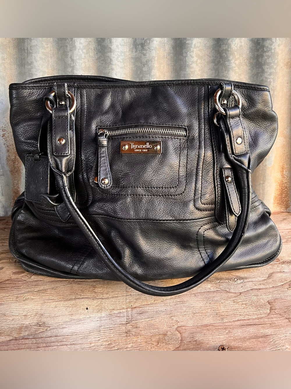 Tignanello Black Pebbled Leather Shoulder Bag – Vintage Multi-Pocket Hobo